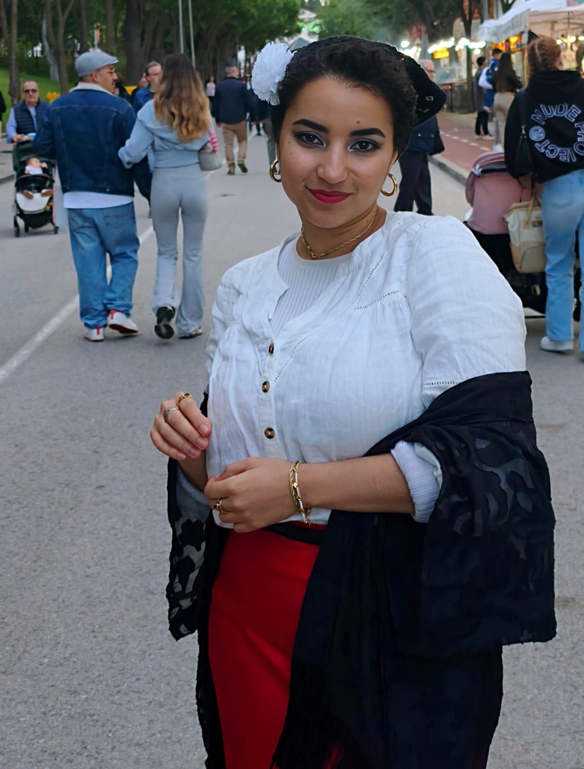 Zainab dressed as a chulapa in Madrid